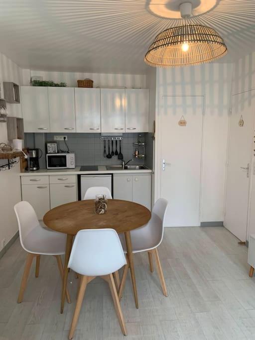 Houlgate Souplex 50M Plage Et Commerces Exterior foto